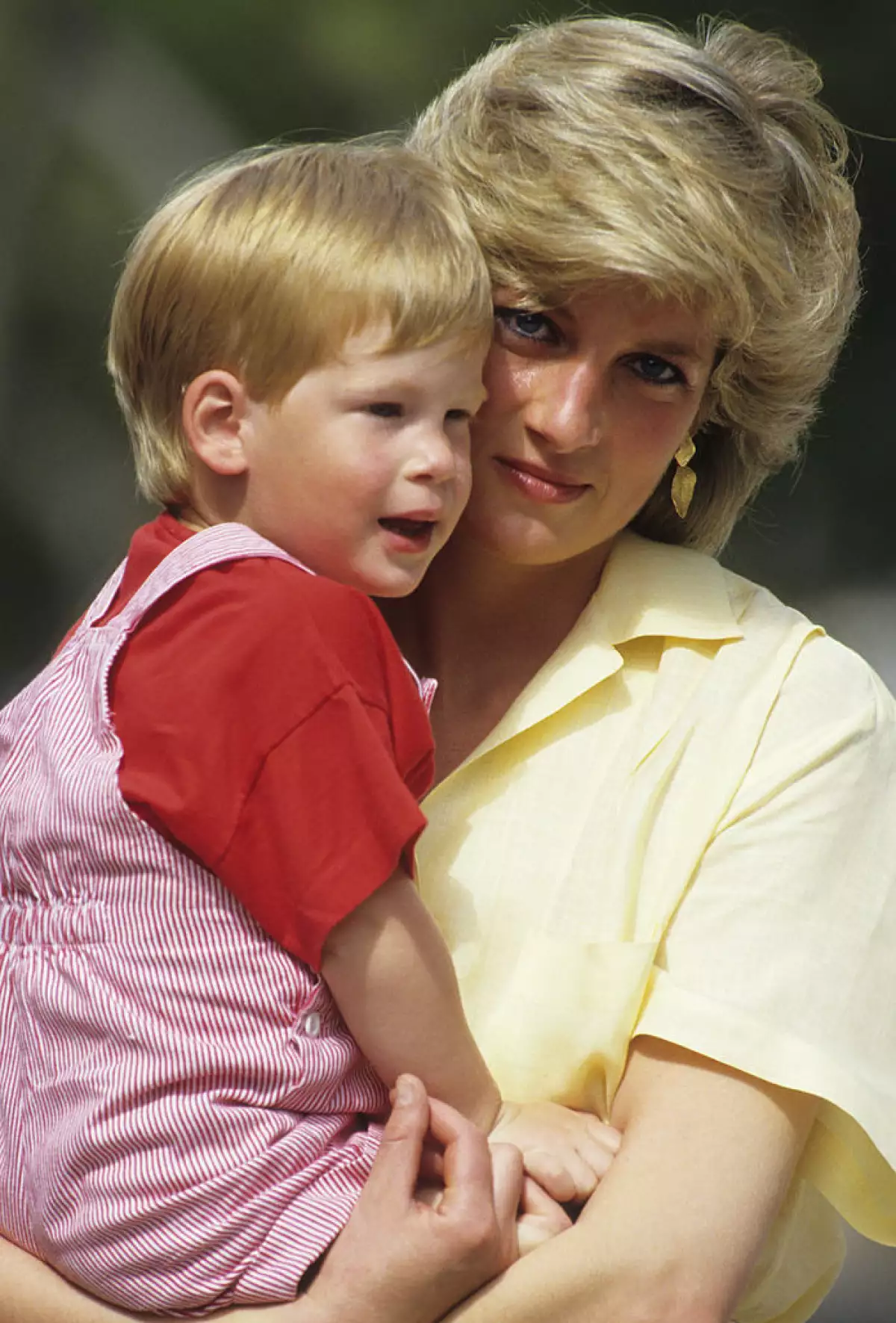 Lady Di y el príncipe Harry, en 1987