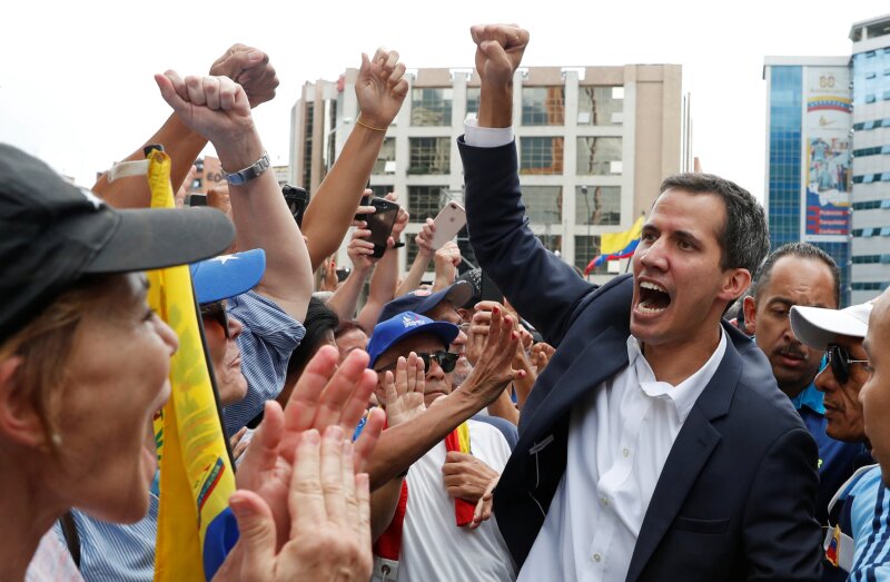 Resultado de imagen para Juan GuaidÃ³, juramenta