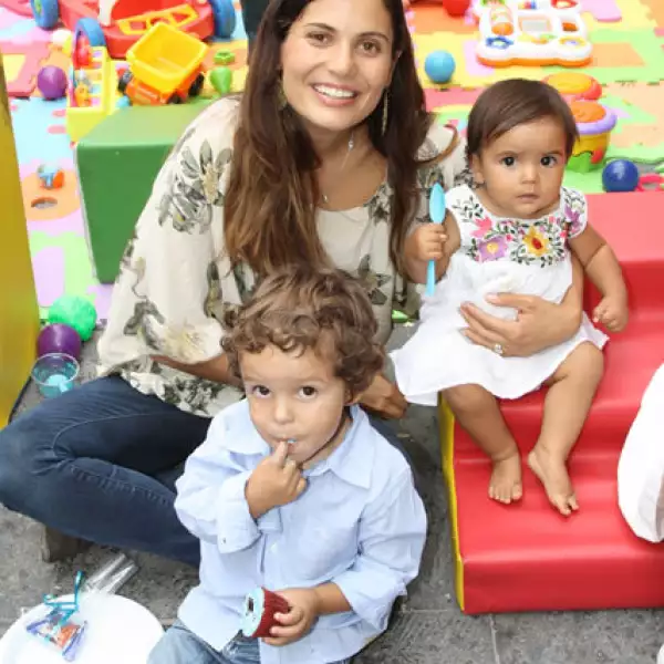 Priscilla González con Nicolás y Marietta Chapa
