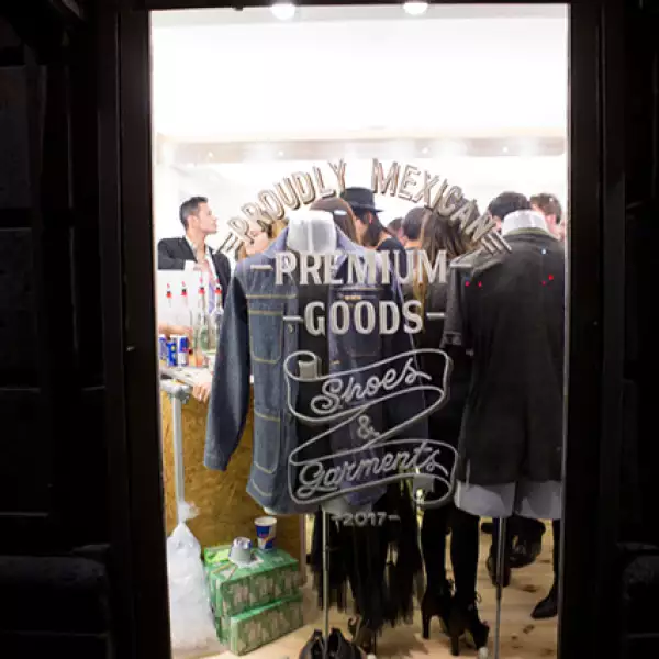 Apertura de la primera tienda de su marca "Prima Volta" de Anuar Layon