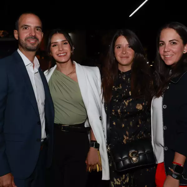 Adrian Ojeda, Ximena Fauregui , Regina Solórzano y Fernanda Buz