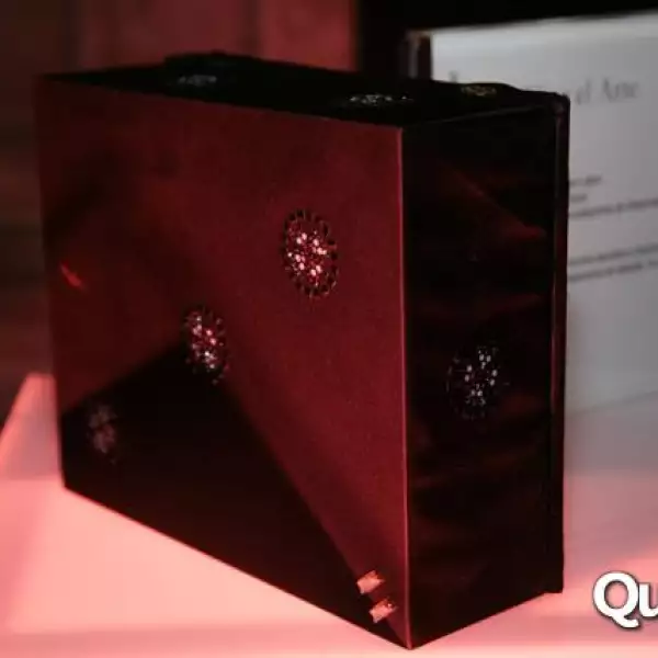 Cajas en subasta revive el arte