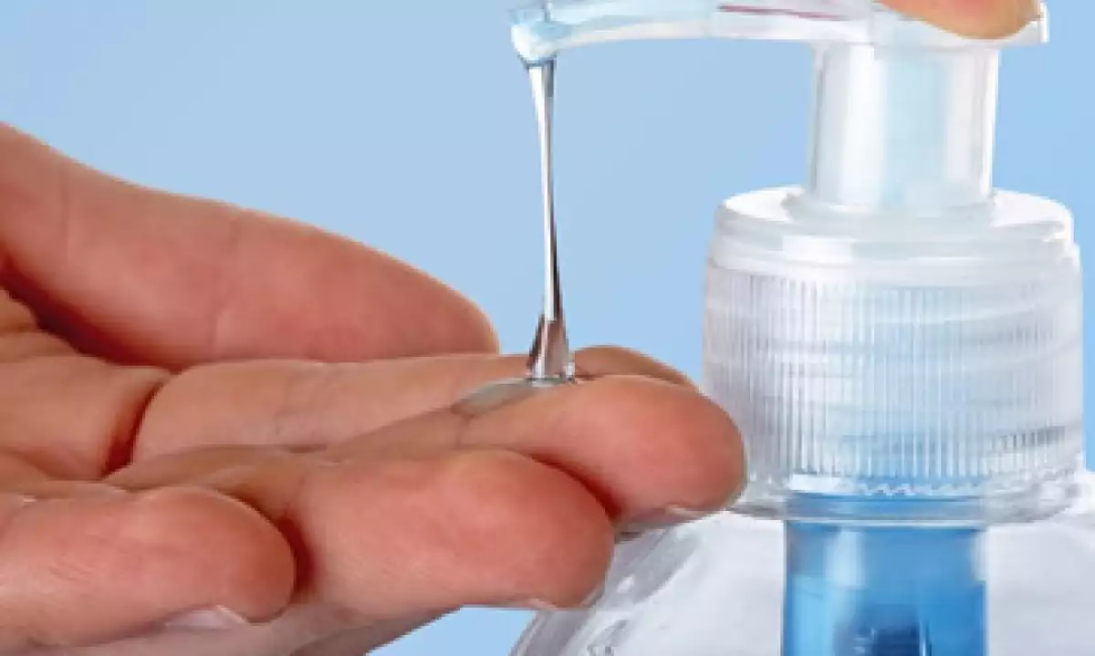El porcentaje de alcohol en el gel hace riesgoso su consumo. (Foto: Cortesía/Shutterstock )