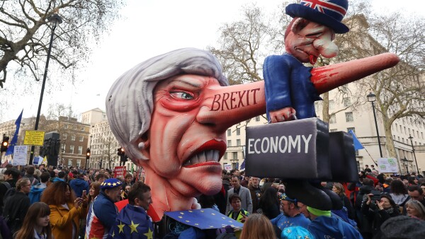 El títere de Theresa May.