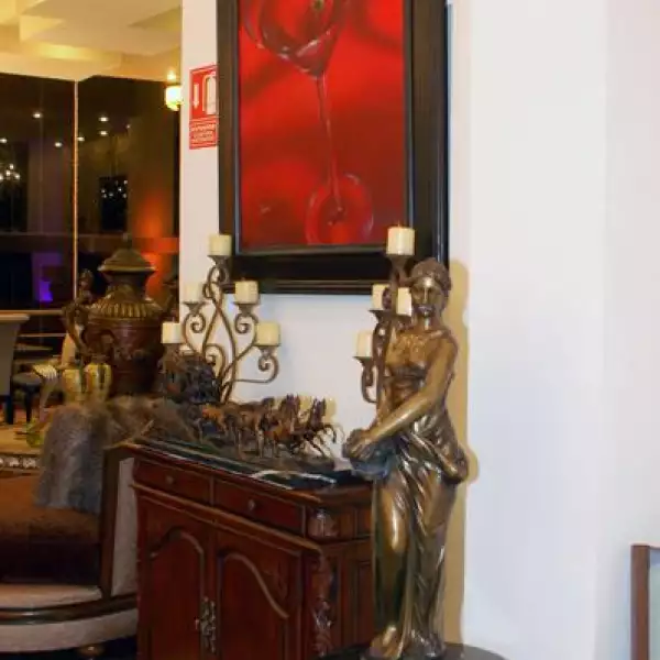 Inauguración de la mueblería Alfonsina Loré