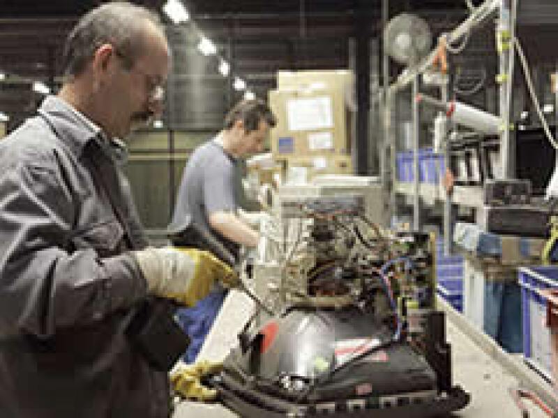 Las empresas estadounidenses y europeas que han implementado logística inversa, como IBM, incluyen actividades de reutilización de partes, reciclaje, retoques, remanufactura, reventa y donación. (Foto: IBM)