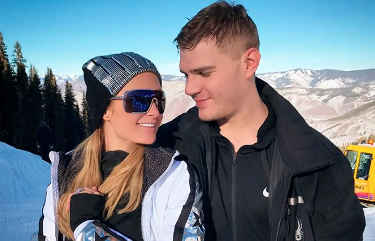 paris hilton comprometida