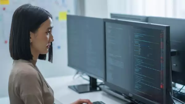 Estos sectores son los más afectados por la IA en 2025 y los trabajos donde contrataron más