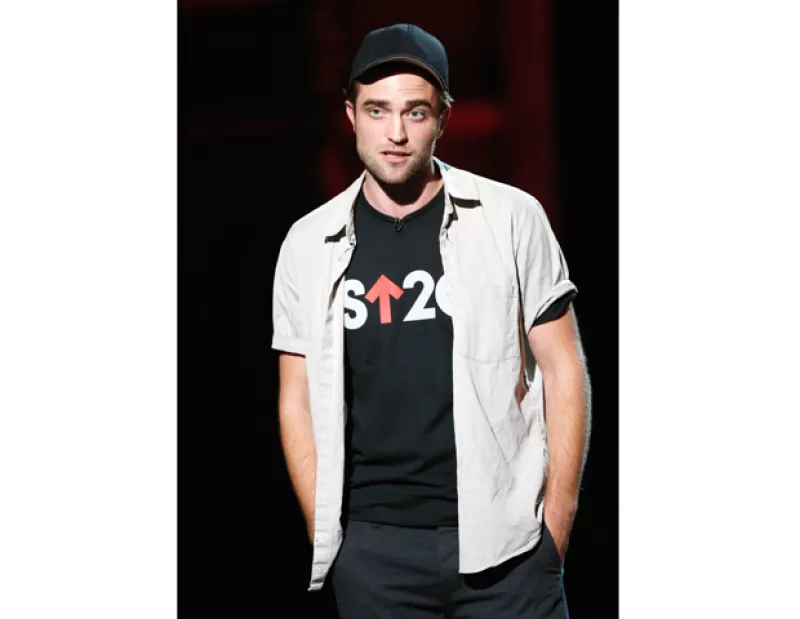 El joven actor ha logrado el primer puesto en la lista de los 50 hombres más sexys por cuarto año consecutivo, según los lectores de una revista británica.