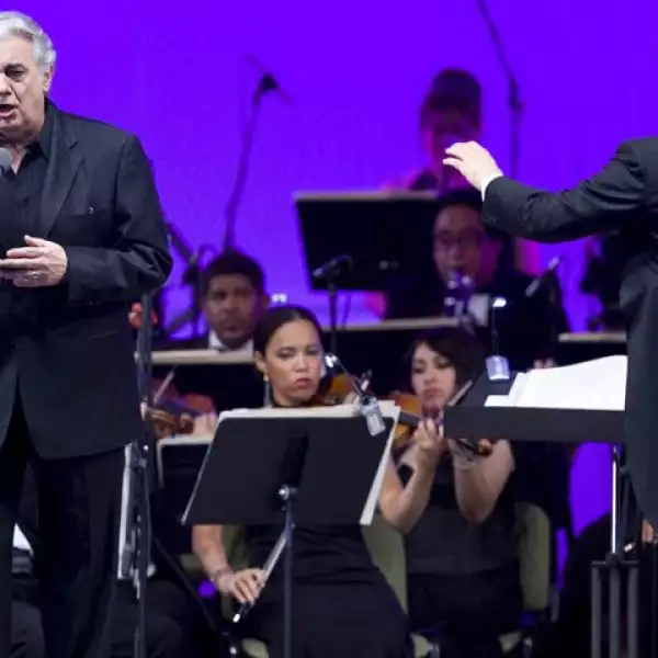 Dada la gran expectativa que generó este evento musical, que es uno de los máximo ocho conciertos que el cantante ofrece anualmente en el mundo, el Palacio de Convenciones se mantuvo resguardado por policías federales y estatales.