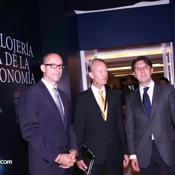 Pascal Ravessous,Rdolf Knoblauch,Carlos Alonso