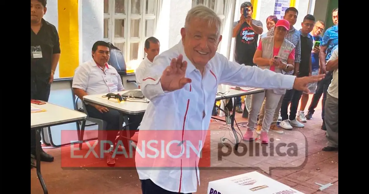 Así fue la reaparición de AMLO en público tras ocho meses de ausencia