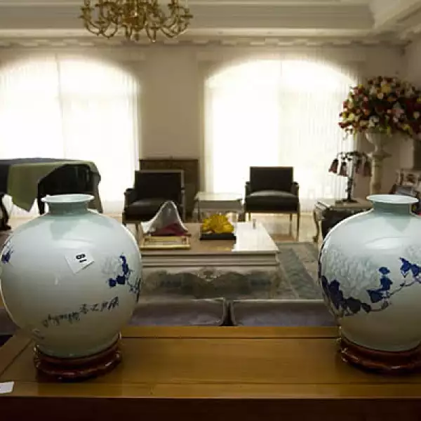 Todas las propiedades del empresario que presuntamente introdujo a México de manera ilegal más de 60 toneladas de pseudoefedrina, materia prima de la droga metanfetamina, están inventariadas.