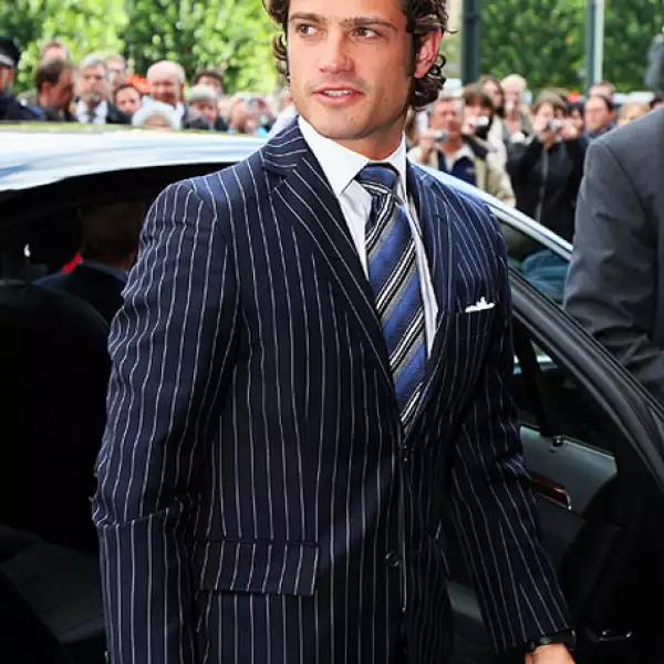 Luego de terminar una relación de 10 años el príncipe Carl Philip de Suecia, de 33 años, está de regreso en mundo de los solteros. Carl, quien posee un look digno de una estrella de Hollywood, es el segundo el línea al trono sueco.