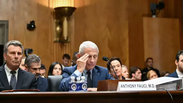 Anthony Fauci invoca la Quinta Enmienda para no responder sobre el origen del covid tras la publicación de su diario
