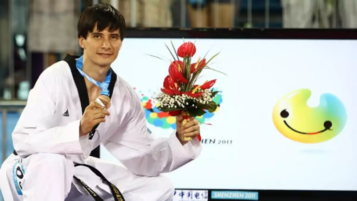 El taekwondoin Alfonso Victoria gana tercer lugar