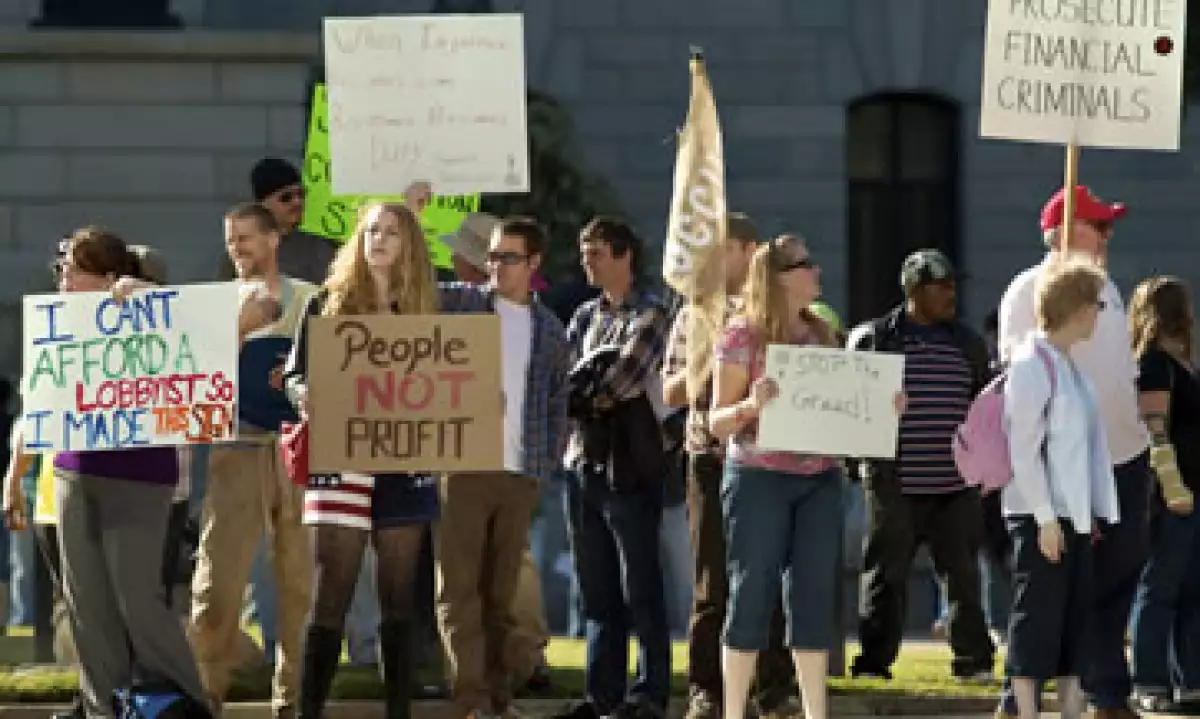 Ciudades del este asiático hasta Europa y Norteamérica vieron protestas en las que se denunciaba el capitalismo, la inequidad y crisis económica. (Foto: AP)