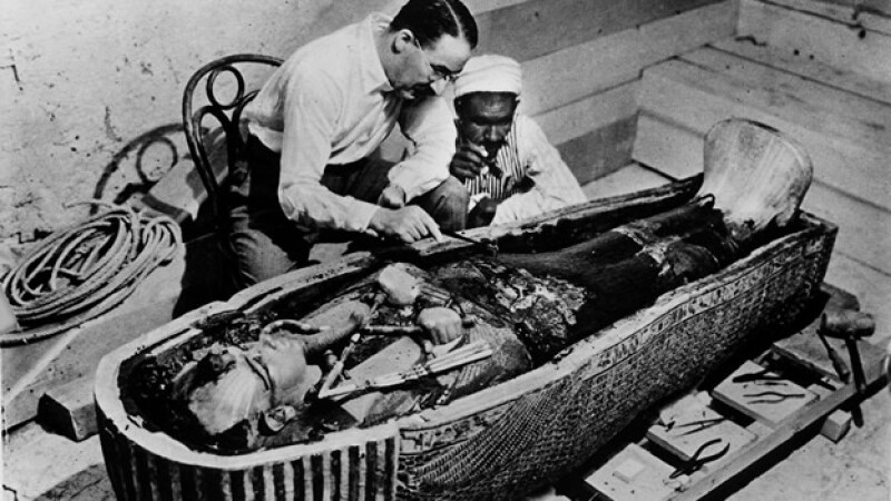 Tutankamón tuma arqueología