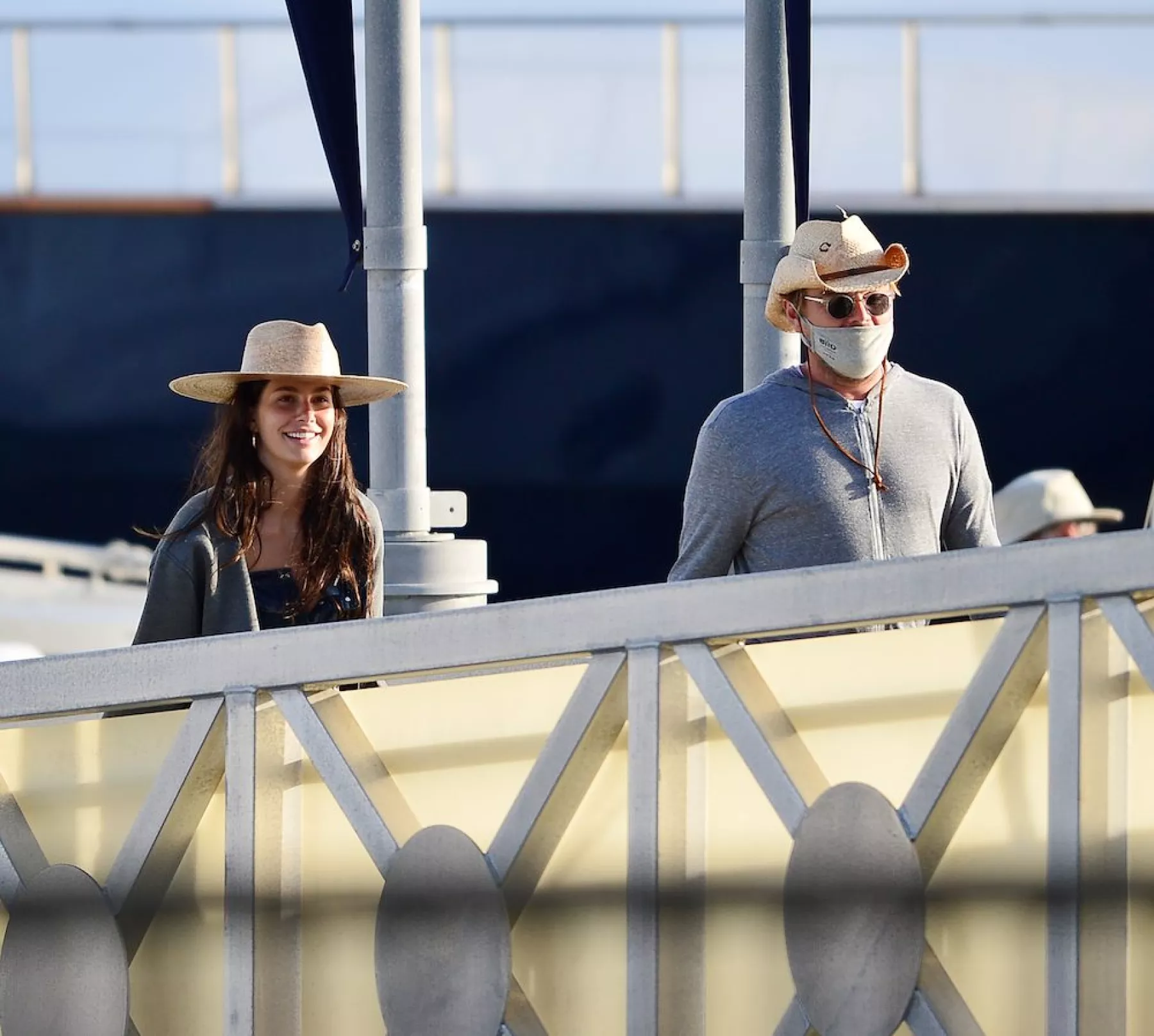 PREMIUM EXC Leonardo DiCaprio & Camila Morrone