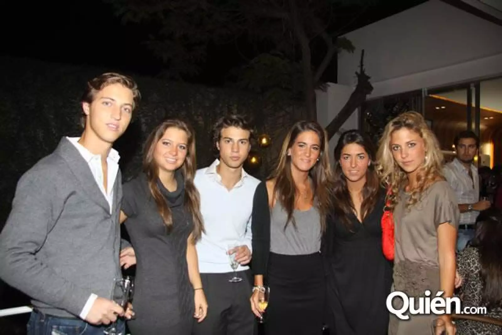 Inauguración restaurante POUI