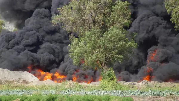 Cuerpos de emergencia tardaron más de 40 horas para controlar el fuego de un poliducto de Pemex en Quecholac, provocado por una toma clandestina. Del 14 al 16 de marzo.