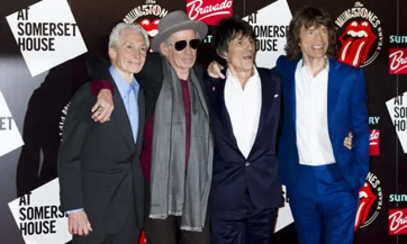 El libro The Rolling Stones: 50 contiene 700 fotografías de la banda desde sus inicios.