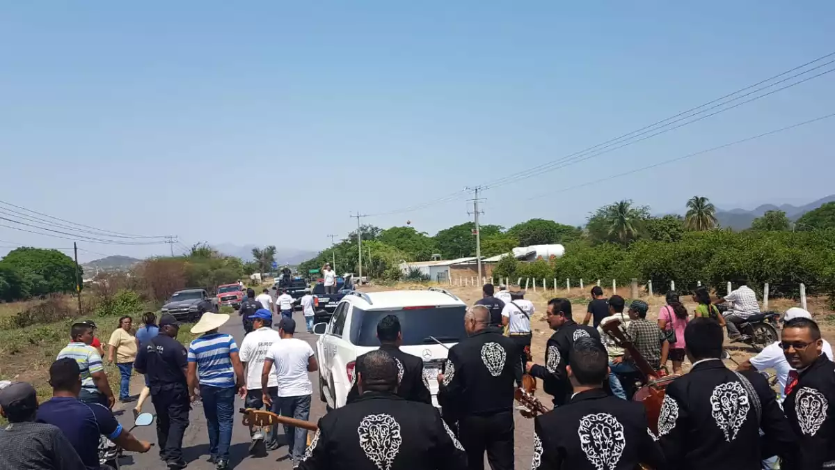 Reciben a 'El Abuelo'