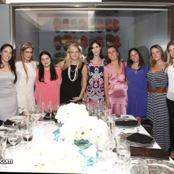 Amigas de Beatriz Sámano en su baby shower