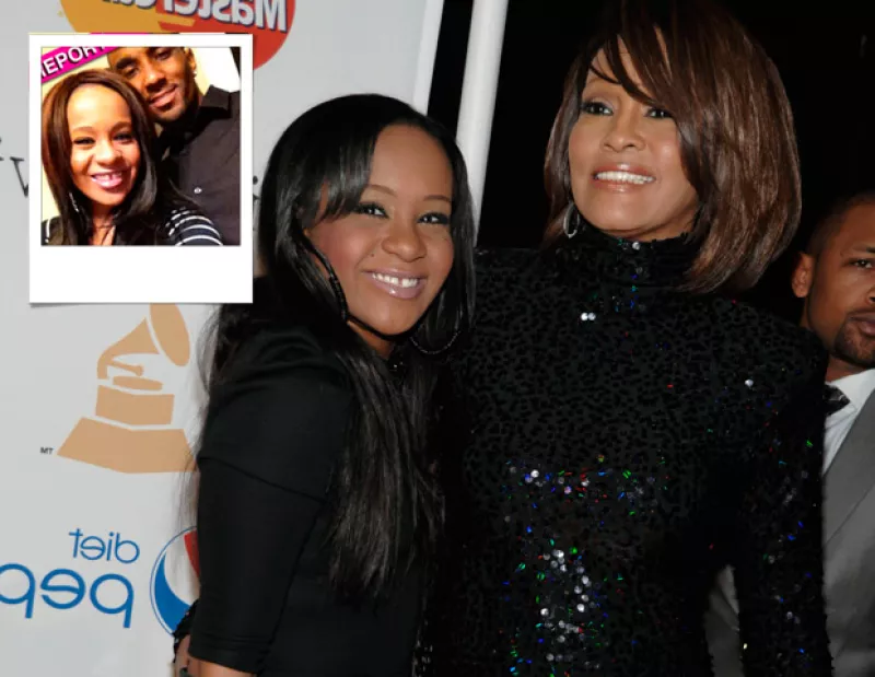 Según publicó un medio electrónico estadounidense, Bobbi Kristina fue captada en una situación romántica con Nick Gordon, quien fue adoptado por la cantante hace 10 años.