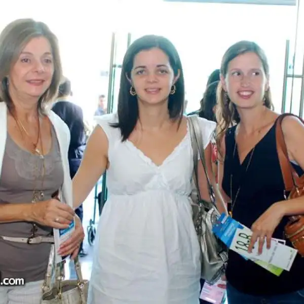 Alicia Navarro de Martínez y Gaby Martínez Lucía Probete