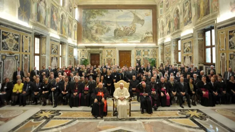 benedicto xvi en el vaticano