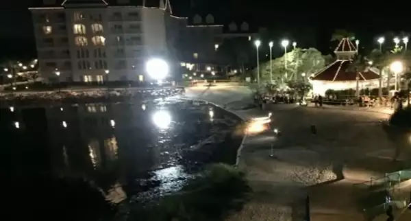 Las labores de rescate no han cesado en horas.