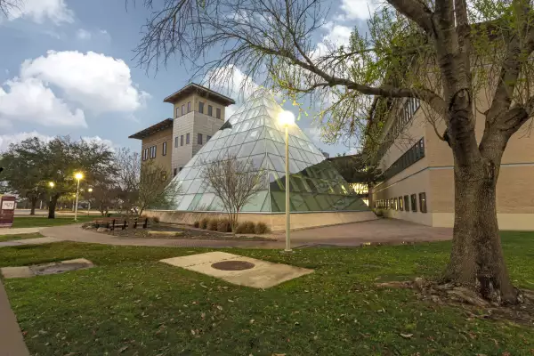 LAMAR BRUNI VERGARA PLANETARIUM.jpg