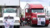En la imagen, transportistas realizan un paro.