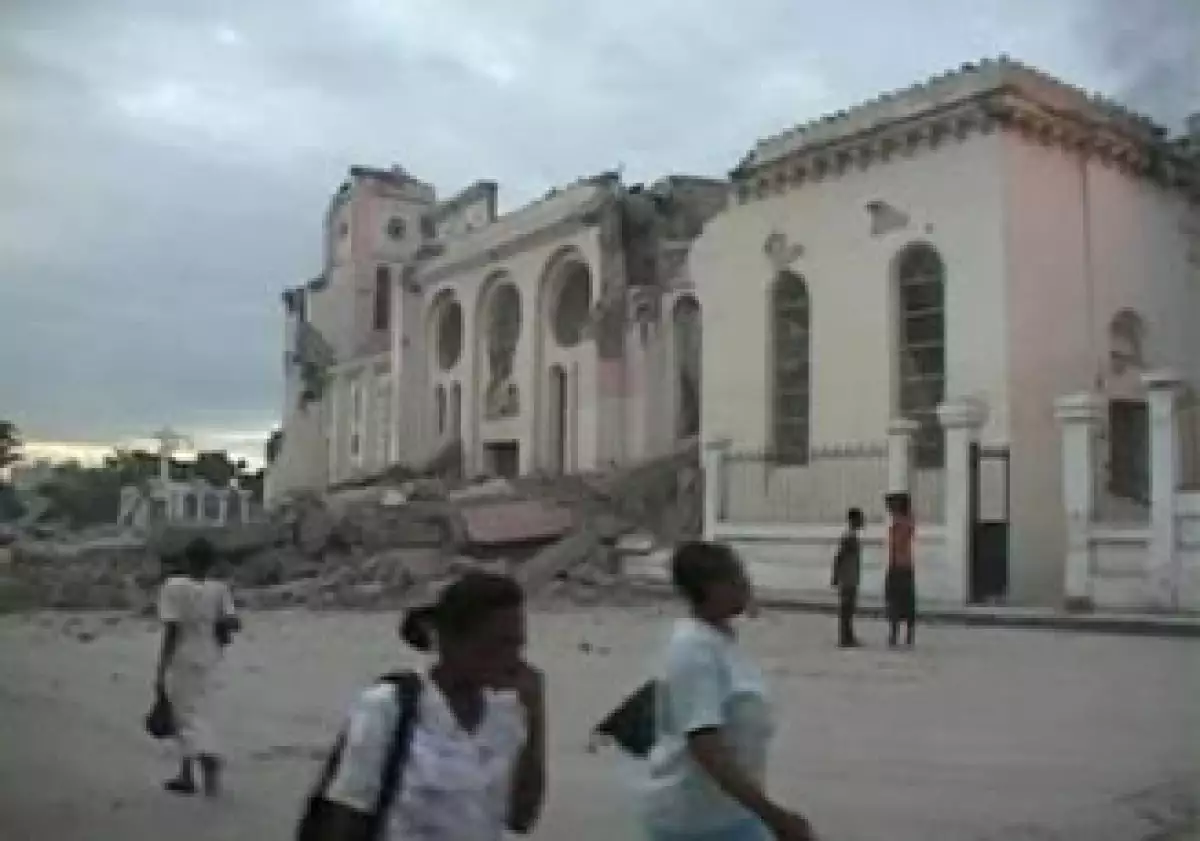 El terremoto provocó la caída de varios edificios. (Foto: Reuters)