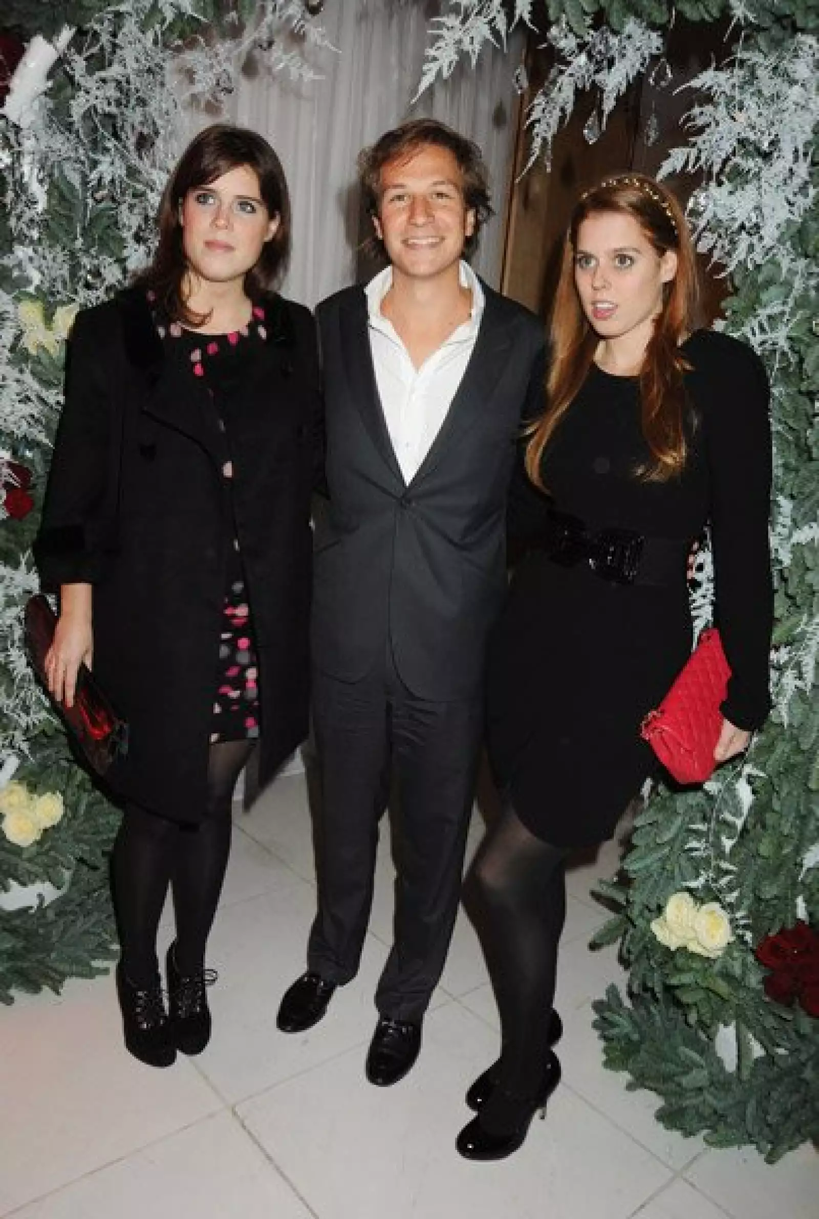 Las princesa Eugenia y Beatriz y Dave Clark, novio de ésta, asistieron a la recepción VIP de la temporada del English National Ballet Christmas, en la que se presentó El Cascanueces, tracicional en época navideñan en el St. Martins Lane Hotel.