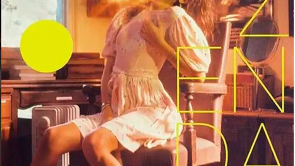 Tras la polémica generada, la actriz negó estar tocándose de alguna manera sexual en su última portada para una revista Wonderland.
