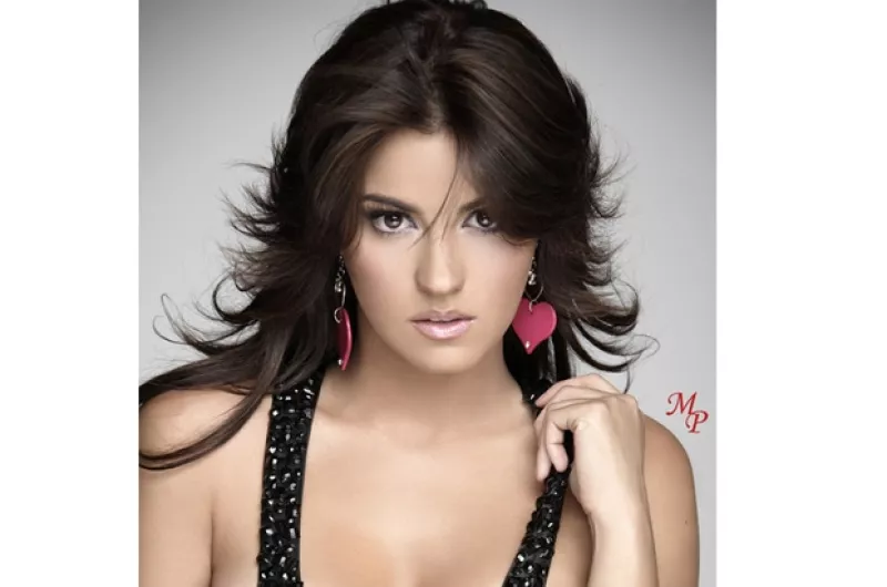 La actriz y cantante logra por fin su sueño de tener su propio canal oficial, el cual está disponible a través del canal de videos más exitoso del mundo.