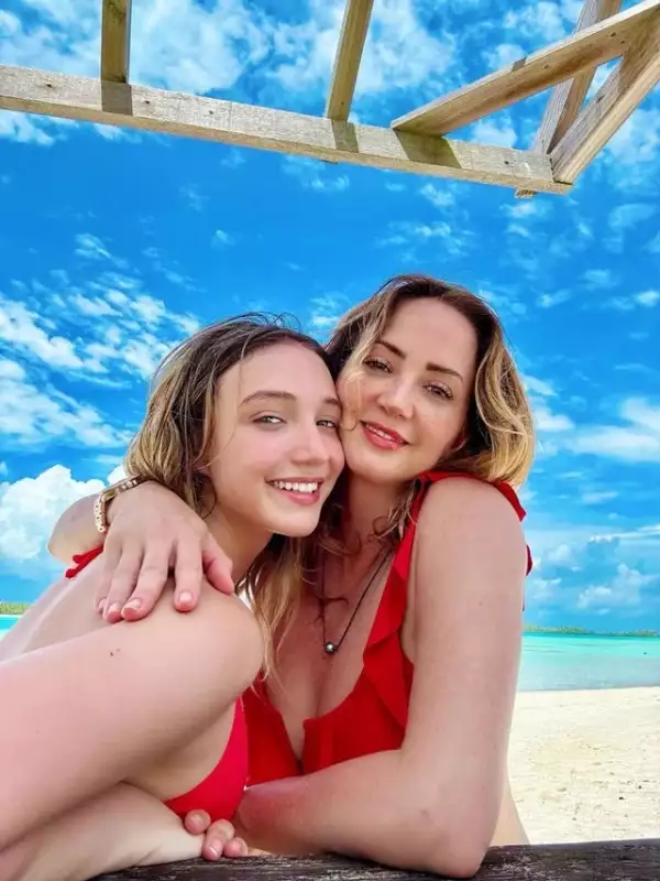 Nina Rubín y Andrea Legarreta