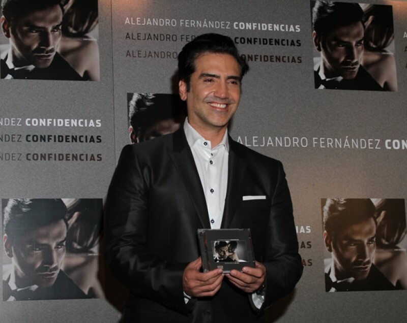 Alejandro Fernández tiene 42 años.