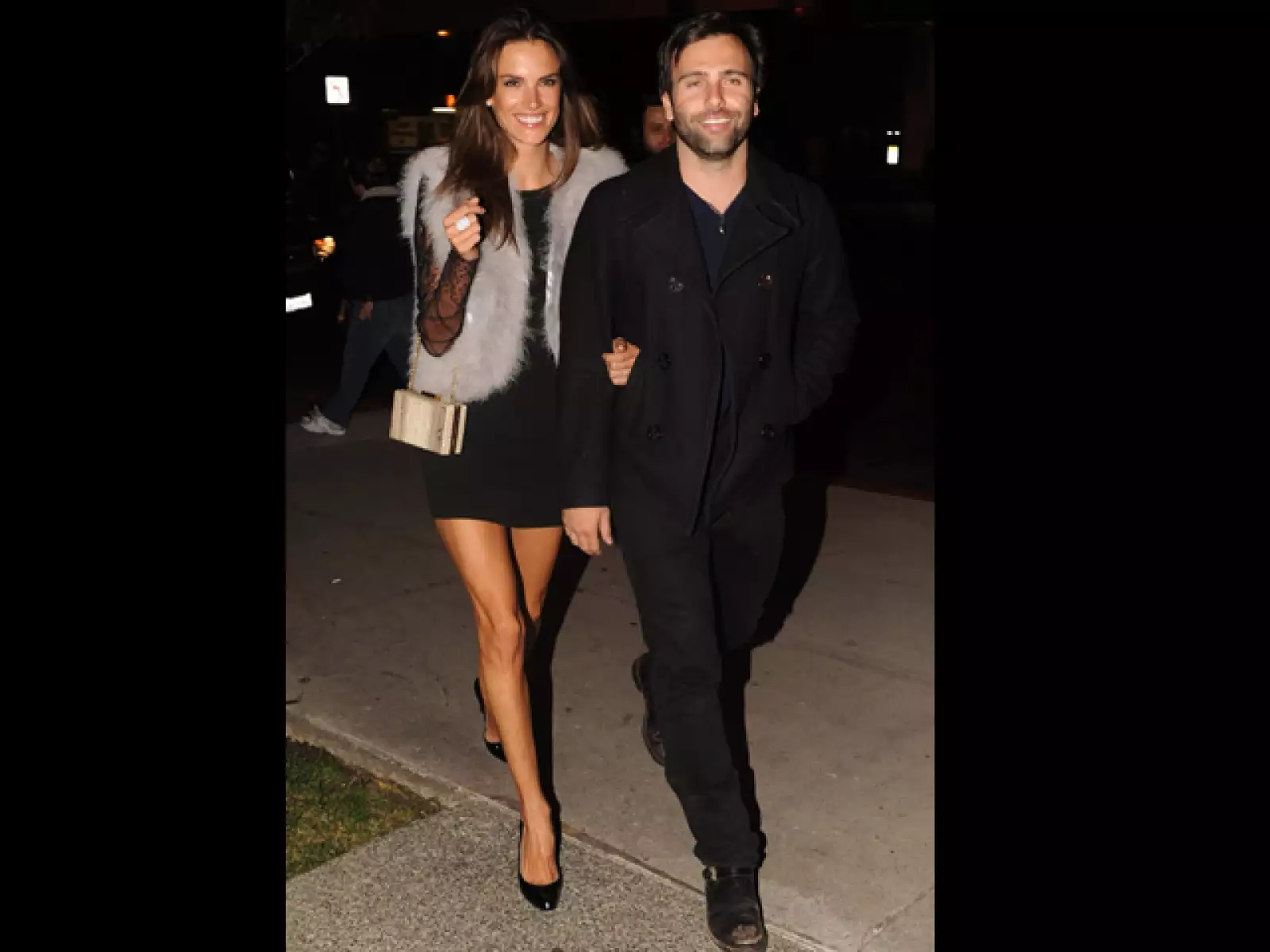 Alessandra Ambrosio también fue a BOA Steakhouse y después al club Trousdale.
