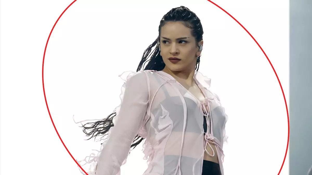 Rosalía estalla contra un artista que editó sus fotos.