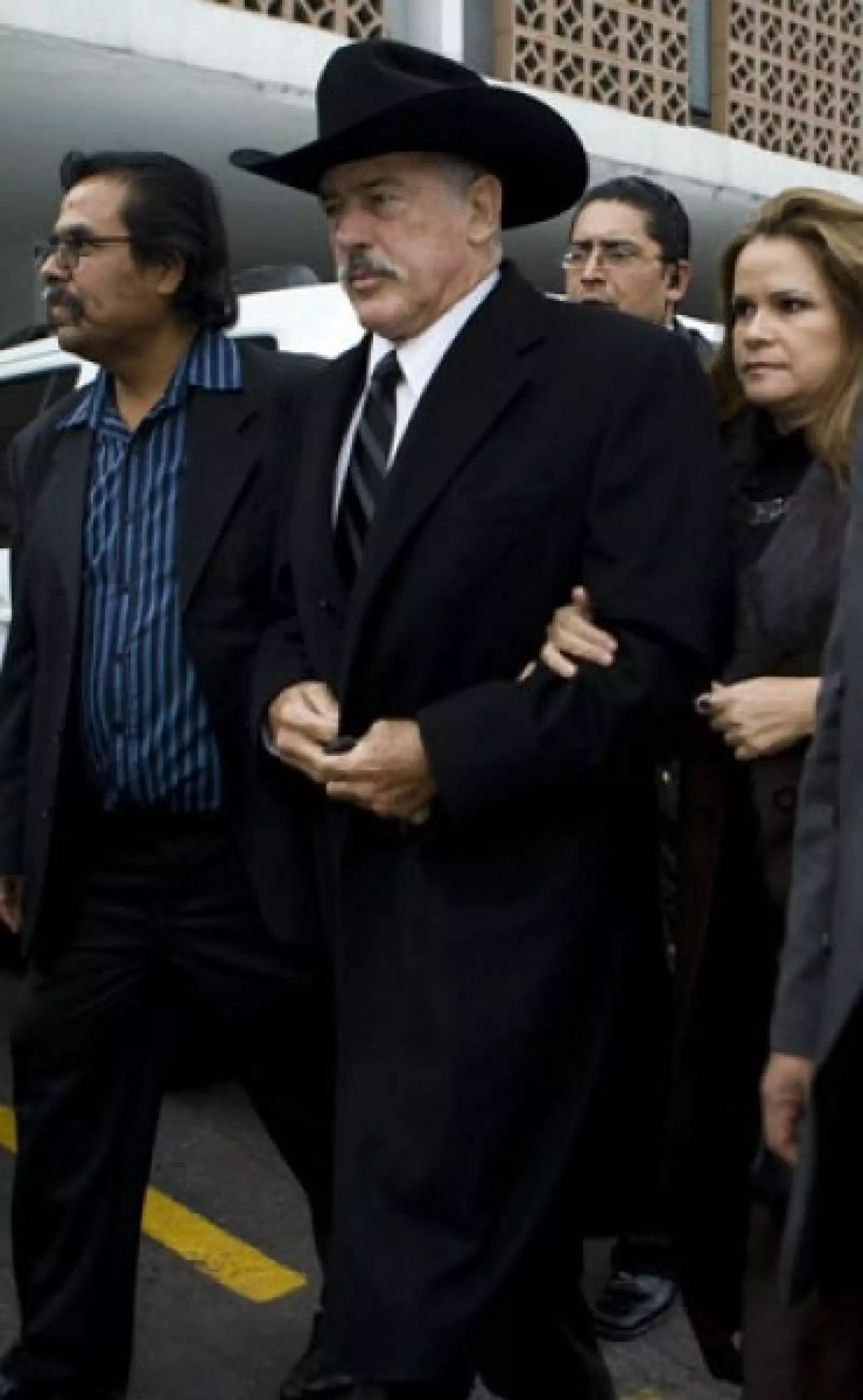Andrés García llegó muy acompañado.