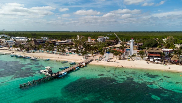 Vista aérea de Puerto Morelos.