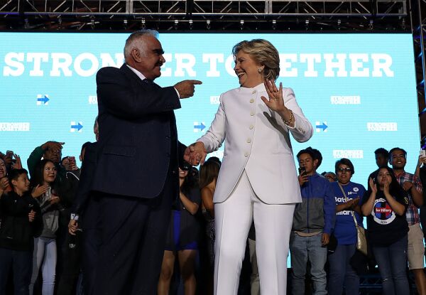 Vicente Fernández y Hillary Clinton