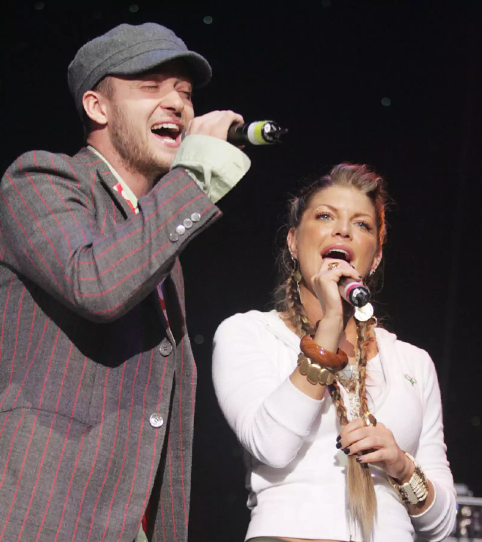 La diferencia de edad no fue un problema para Justin Timberlake y Fergie quienes mantuvieron una relación cuando JT era el teen idol del momento gracias a N’SYNC. Pero su relación duro sólo pocos meses.