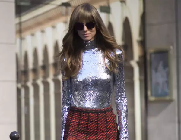 No elijas cualquier tuello de tortuga, enfócate en una pieza que eleve tu look como el de Dior que llevó Chiara al desfile de SS16.