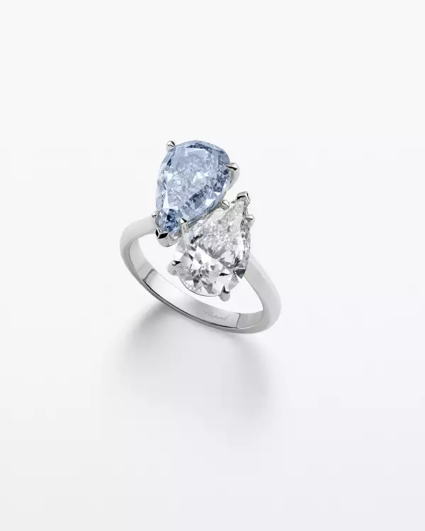 Diamond ring_828474-1001.jpg