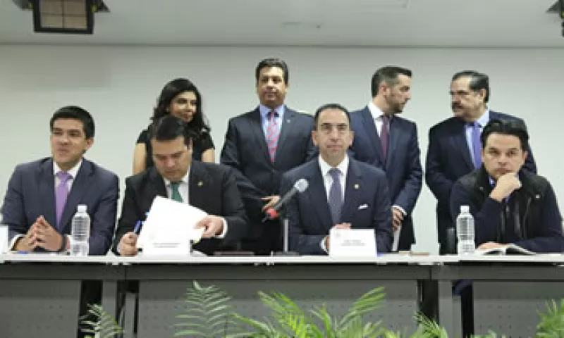 El senador Javier Lozano exigió al IFT cumplir el plazo establecido para la portabilidad. (Foto: Cuartoscuro )