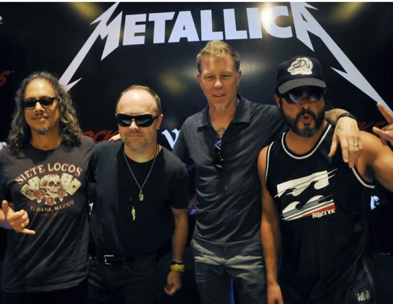 Cliff Burton falleció cuando el autobús de Metallica se volcó en Europa.